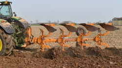 Talajművelés ősszel: eke és talajlazító