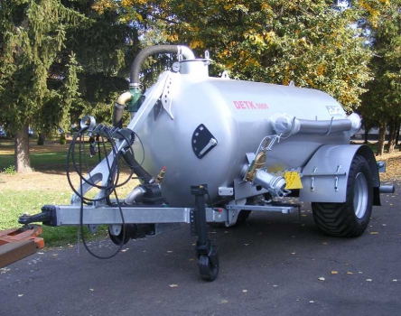 DETK 5000 egytengelyes, hígtrágyaszállító tartálykocsi