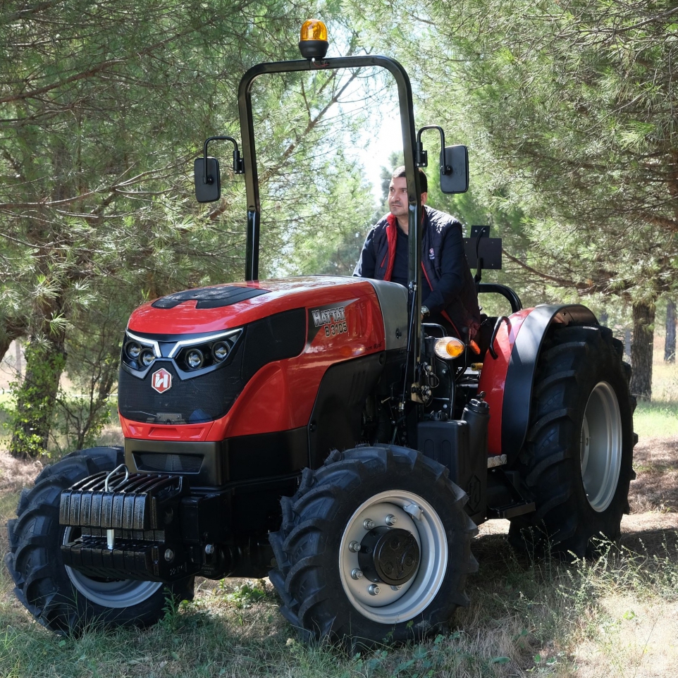 Hattat B3000 ültetvényes traktor széria