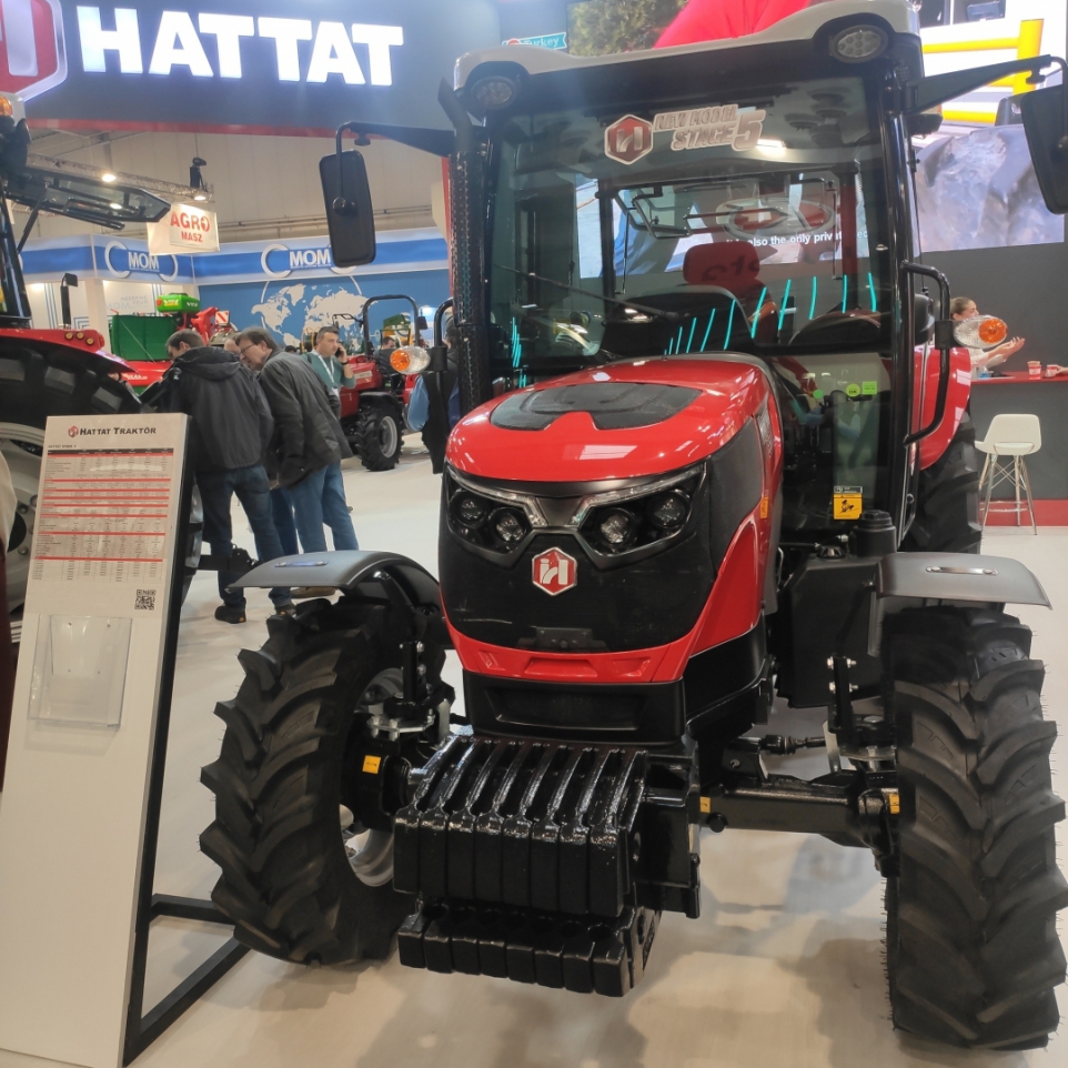 Hattat C3000 kompakt traktor széria