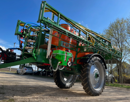 Huniper vontatott permetezőgép