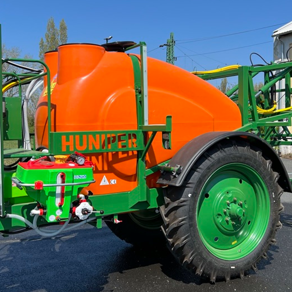 Huniper vontatott permetezőgép